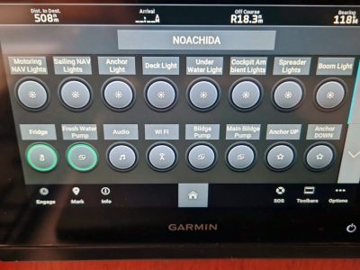 Garmin-Marine-MFD mit Tasten zur NAV-Lichter, Pumpen & Audio; NOACHIDA.